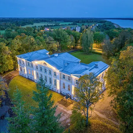 Castle Park Kuremaa